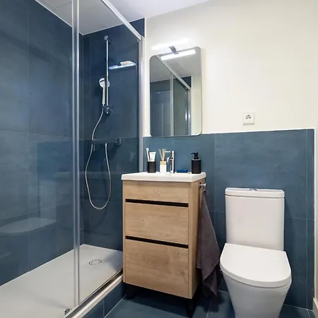 Diagonal Apartment